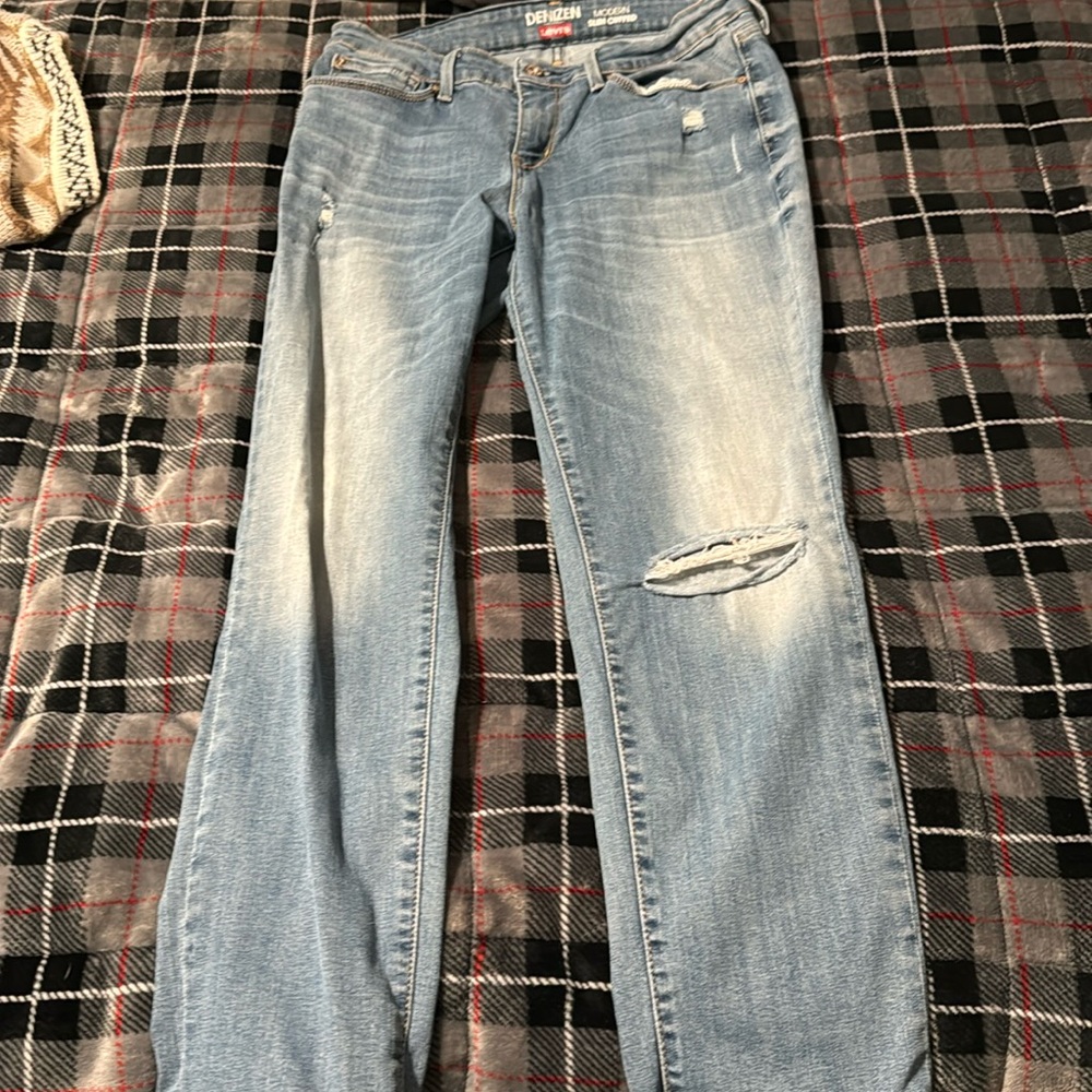 Denizen from Levi’s Modern Slim Cuffed Size 10
